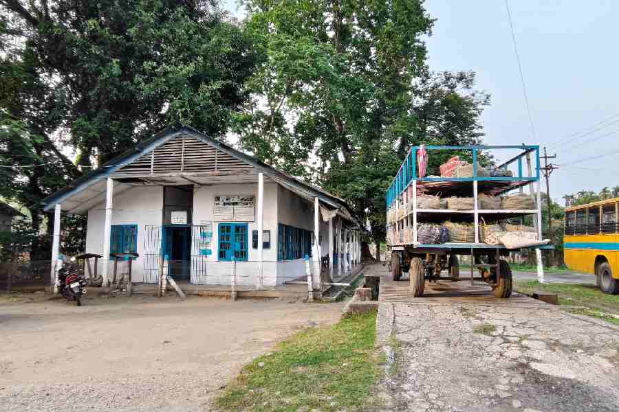 The weighbridge inside the tea factory.