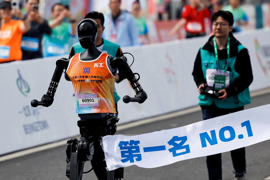 E-Town Half Marathon & Humanoid Robot Half Marathon in Beijing