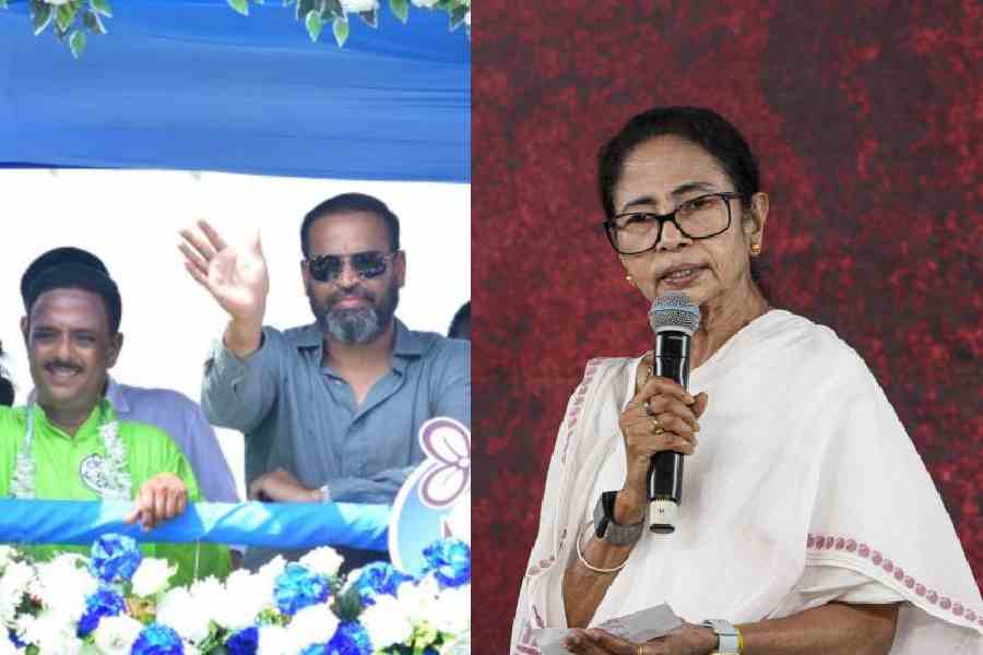 Bahrampore MP Yusuf Pathan holds a road show from Kharagpur College to Jhapatapur in support of Trinamool Congress candidate Pradip Sarkar of Kharagpur Sadar. Mamata Banerjee 
