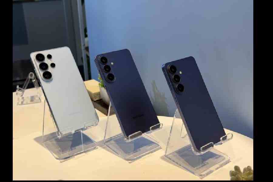 Samsung Galaxy S26 series can handle a number of AI and agentic AI features. Picture: Mathures Paul