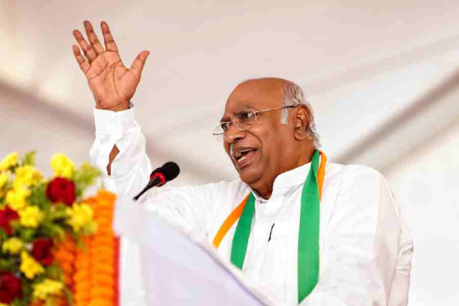 Congress president Mallikarjun Kharge addresses a public meeting