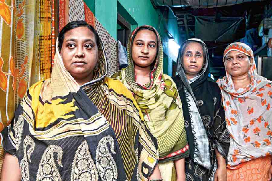 (From left) Metiabruz residents Rowshanara, Meghna Khatun, Salma Bibi and Moslema Bibi, who have all been removed from the voter list. 