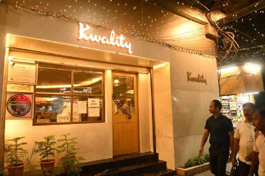 ‘Dry day’ and ‘Bar closed’ notices pasted outside restaurants on Park Street on Monday evening