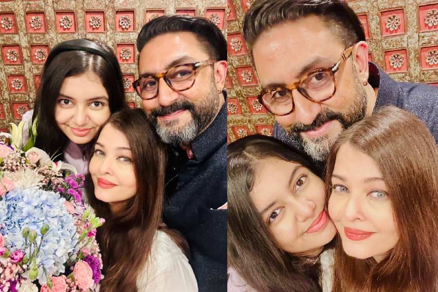 Aishwarya Rai Bachchan and Abhishek Bachchan with daughter Aaradhya