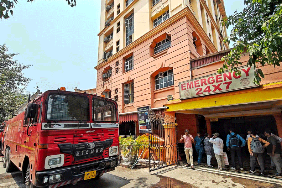 Fire at Anandalok Hospital in Salt Lake.