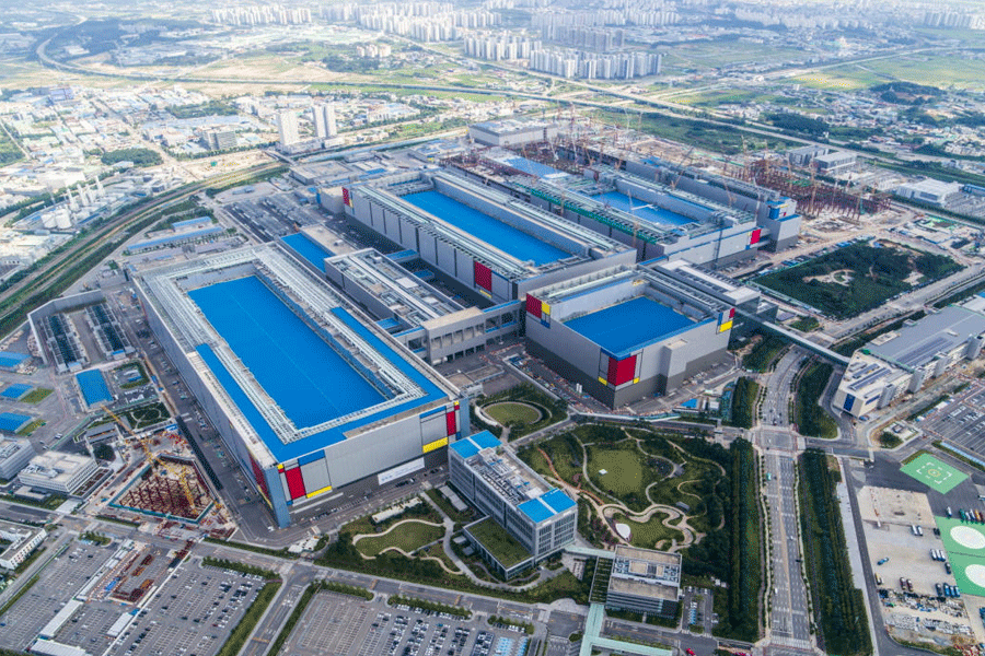 FILE PHOTO: A view shows Samsung Electronics' chip production plant at Pyeongtaek, South Korea, in this handout picture obtained by Reuters on September 7, 2022.