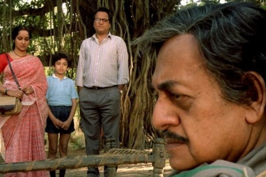 Still from 1991 film 'Agantuk'