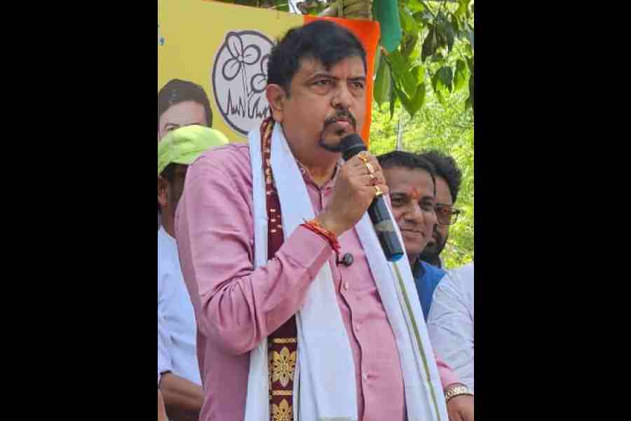 Sujit Bose at a rally in Salt Lake.