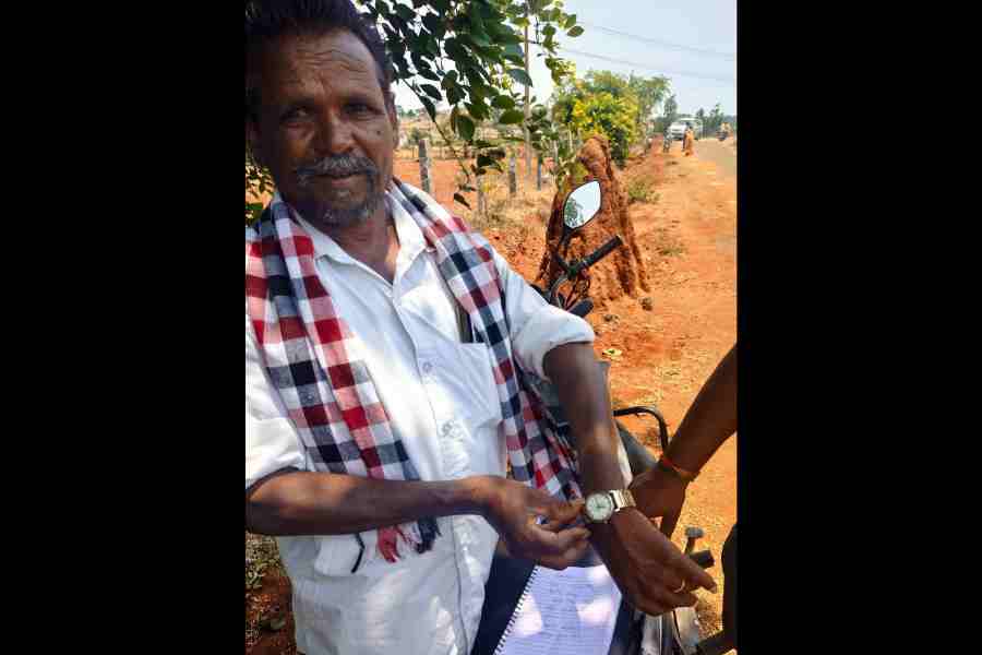 Maadhan shows his watch with former Prime Minister Atal Bihari Vajpayee’s signature.