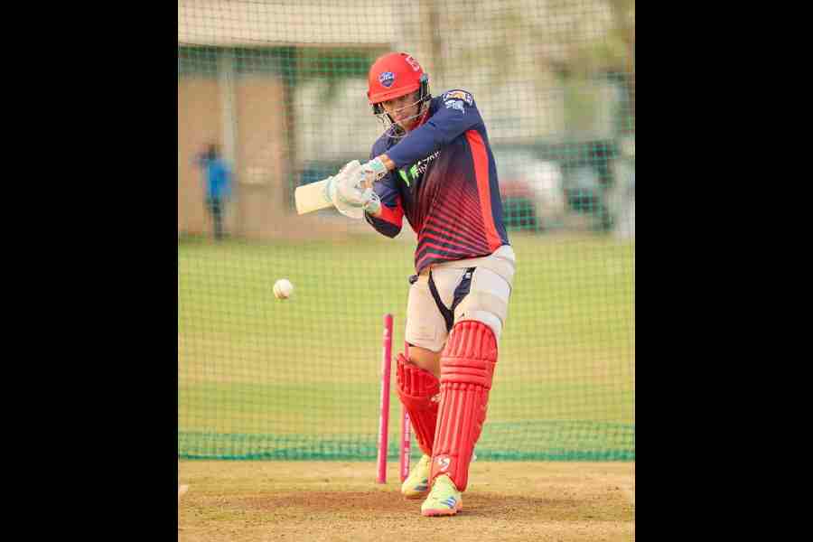 Tristan Stubbs gets ready to face Punjab Kings in Delhi.