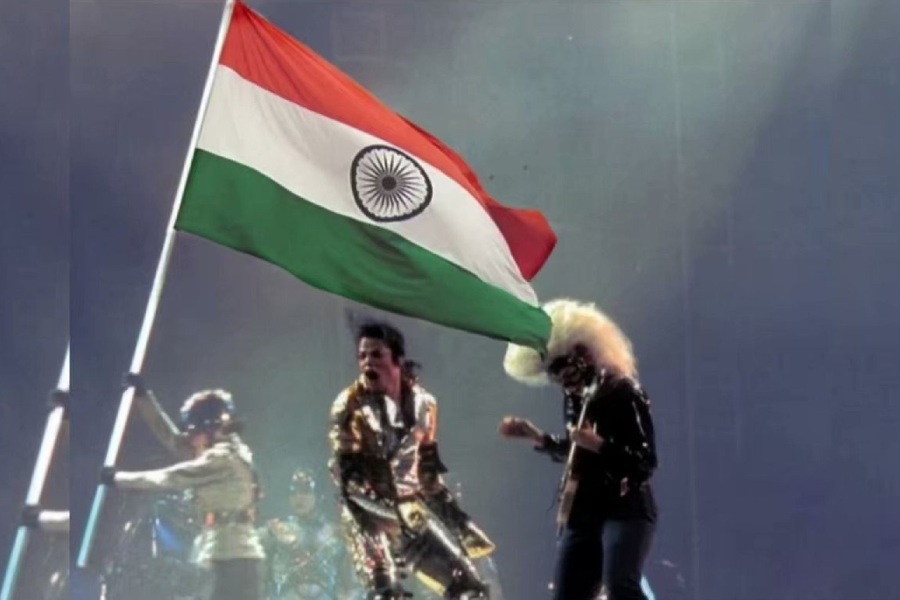 Michael Jackson performing at the Andheri Sports Complex in Mumbai on November 1, 1996