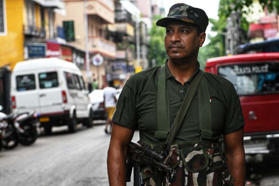 A CAPF jawan at Gariahat