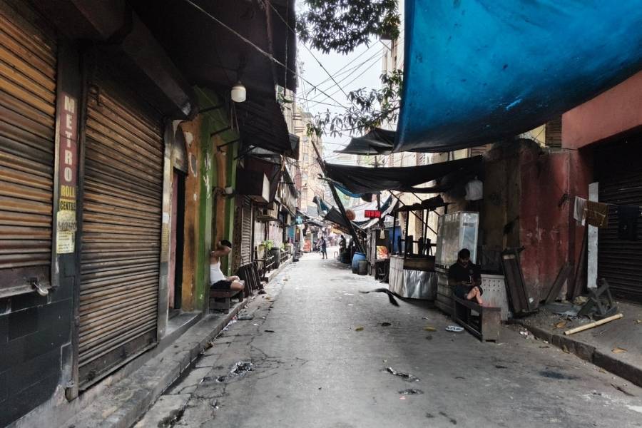 Dacres Lane and Bentinck Street, otherwise crowded with office-goers and lunch-hour crowds, had their shutters down. Shops closed, making the narrow pavements feel wider than usual.