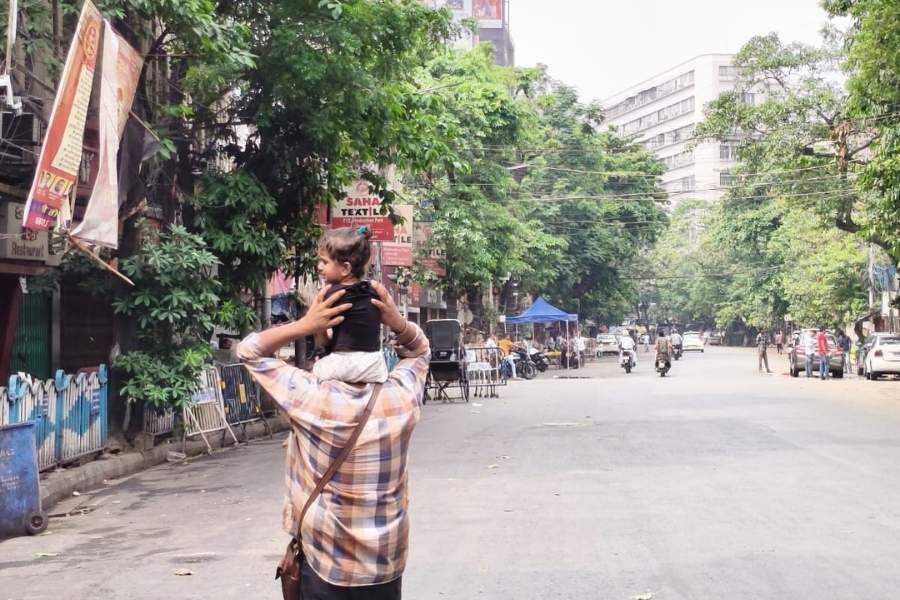 The emptiness had a faint echo of the pandemic years, when the city had learned to stay indoors.