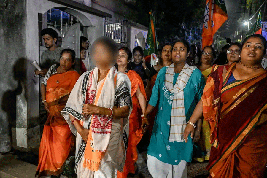 Ratna Debnath, center, campaigning in the North 24 Parganas district in West Bengal this month.