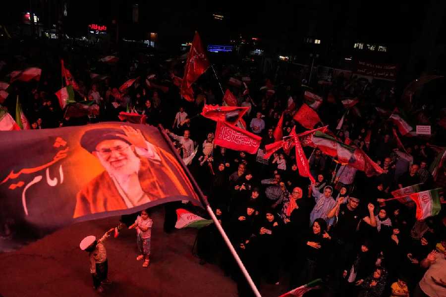 Iran sees Trump cornered, but war deadlock may risk economic collapse, unrest