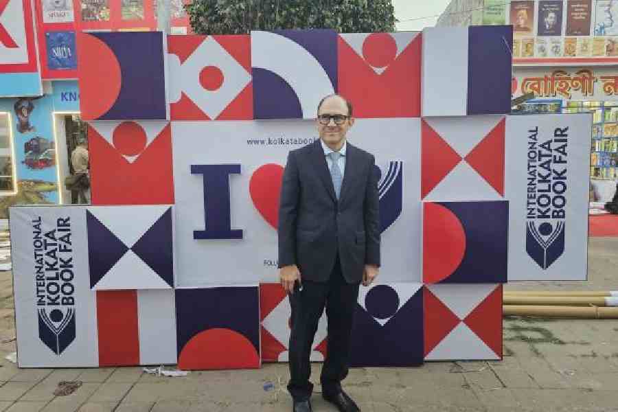 Ambassador of Argentina Mariano Agusto Caucino at the International Kolkata Book Fair