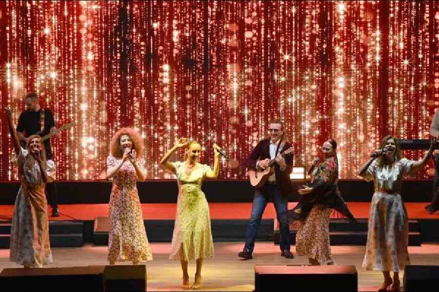 Members of the M. Turetsky Choir & Soprano in performance