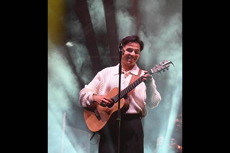 Anuv Jain during his performance in Calcutta as part of his Dastakhat World Tour. “Calcutta was absolutely insane. Thousands of voices sang every word back to me; it was overwhelming in the best way. I walked in without knowing what to expect, and what I experienced was pure magic. The energy, the people... everything was beautiful," said Anuv.