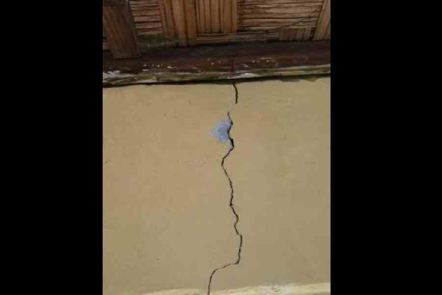 A crack developed on the wall of a school at Gyalshing in Sikkim following the tremors on Friday. Picture courtesy: Sikkim government