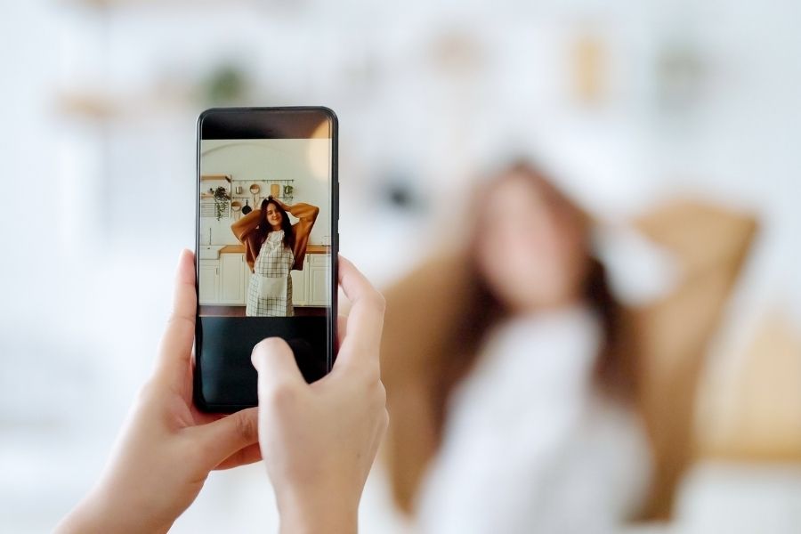 Some new mothers say social media does not have to be damaging if approached mindfully