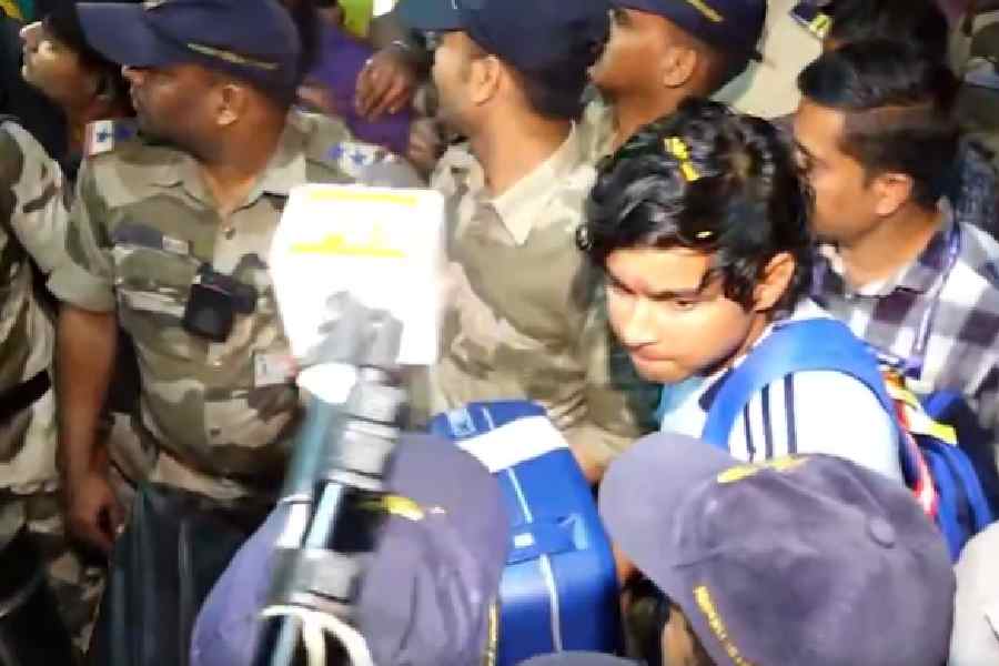 U-19 World Cup-winning cricket team arrives to a rousing welcome at Mumbai airport