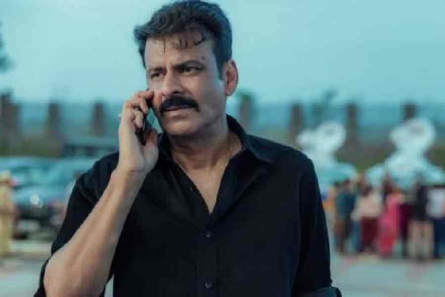 Ghooskhor Pandat controversy