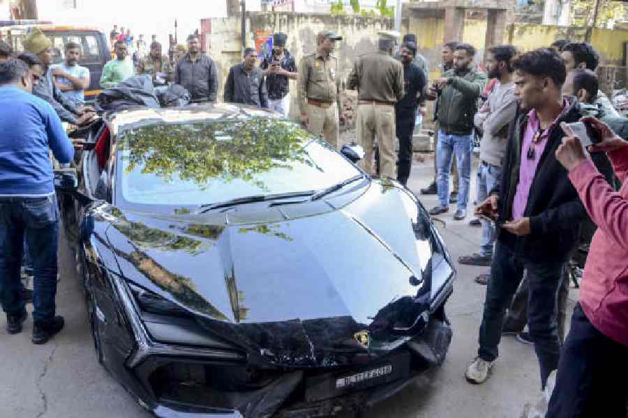 Kanpur Lamborghini crash