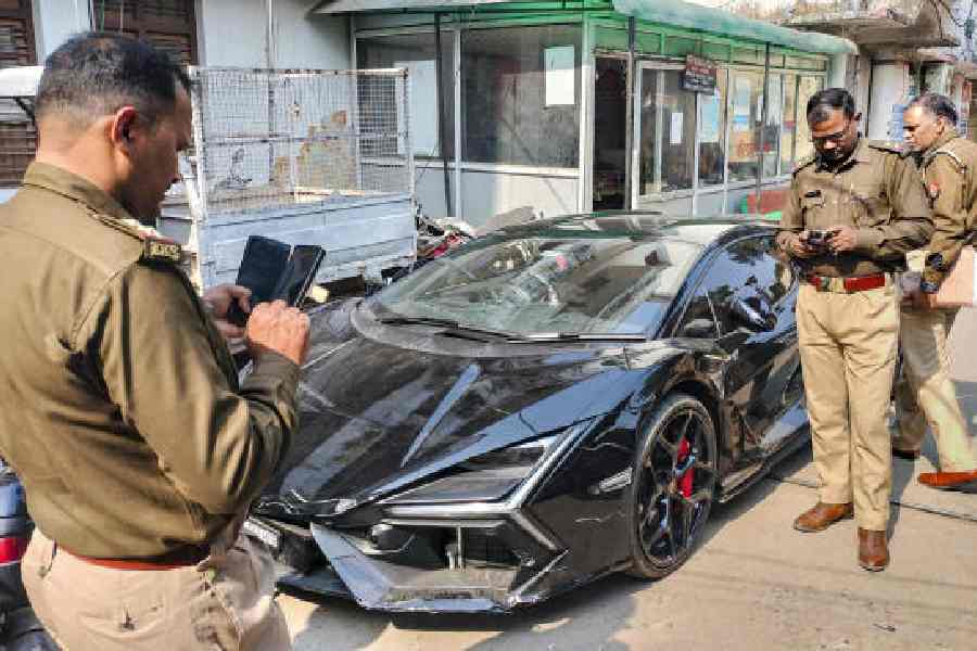 Kanpur Lamborghini crash