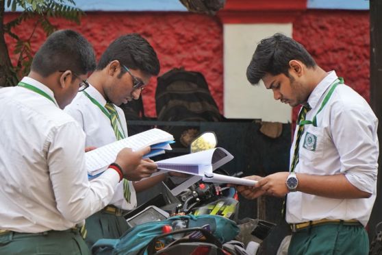 The fourth-semester examination will begin at 10 AM for most students and will be conducted in a two-hour format. However, for administrative clarity, the examinations for both fourth semester and third semester supplementary candidates will take place in a single shift between 10 am and 1.15 PM. The board has confirmed that all examinations will be conducted in offline mode using pen and paper. Students are strictly prohibited from carrying electronic devices such as mobile phones, smartwatches or calculators inside the examination hall.