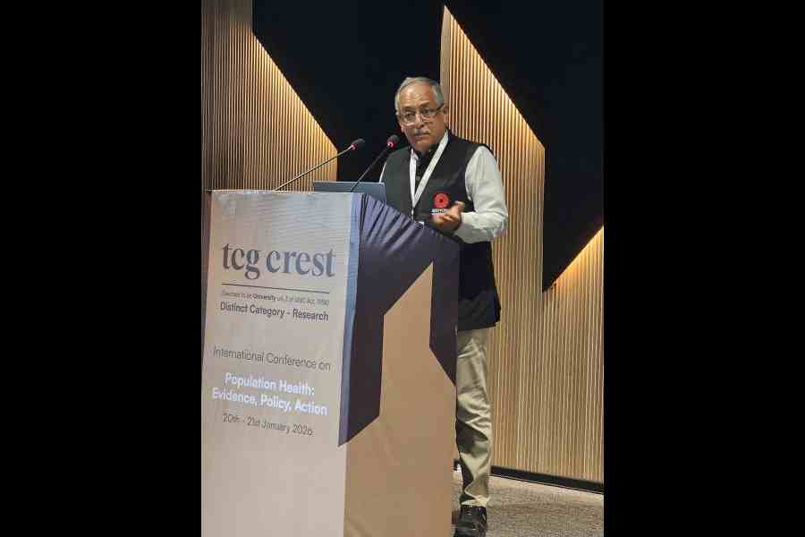 Prof. Subhasish Banerjee, computer engineering teacher at Ashoka University, delivers a lecture at TCG Crest in DJ Block, New Town. (Sudeshna Banerjee)