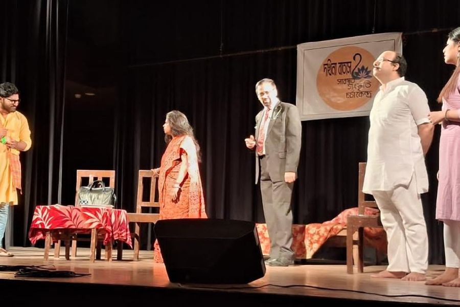 The play 'Aguner Dinlipi' being staged at Rabindra Okakura Bhavan