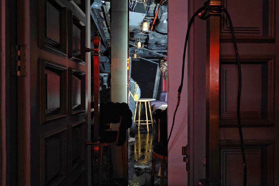 A fire broke out at a pub in Globsyn Crystals Saltlake.