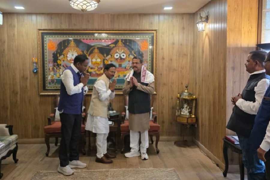A delegation of the Malkangiri Bangali Samaj with Union minister Dharmendra Pradhan in New Delhi on Thursday