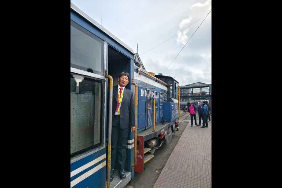 Women in Darjeeling Himalayan Railway