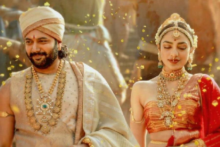 Ravi Mohan and Sobhita Dhulipala in ‘Veera Raja Veera’ song from ‘PS: II’