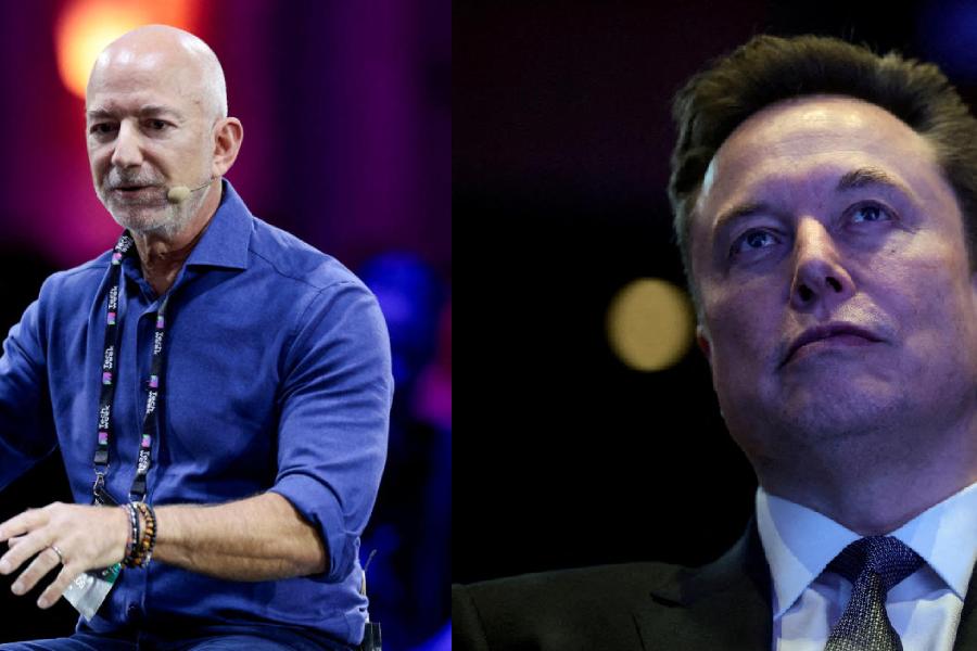 Jeff Bezos;Elon Musk