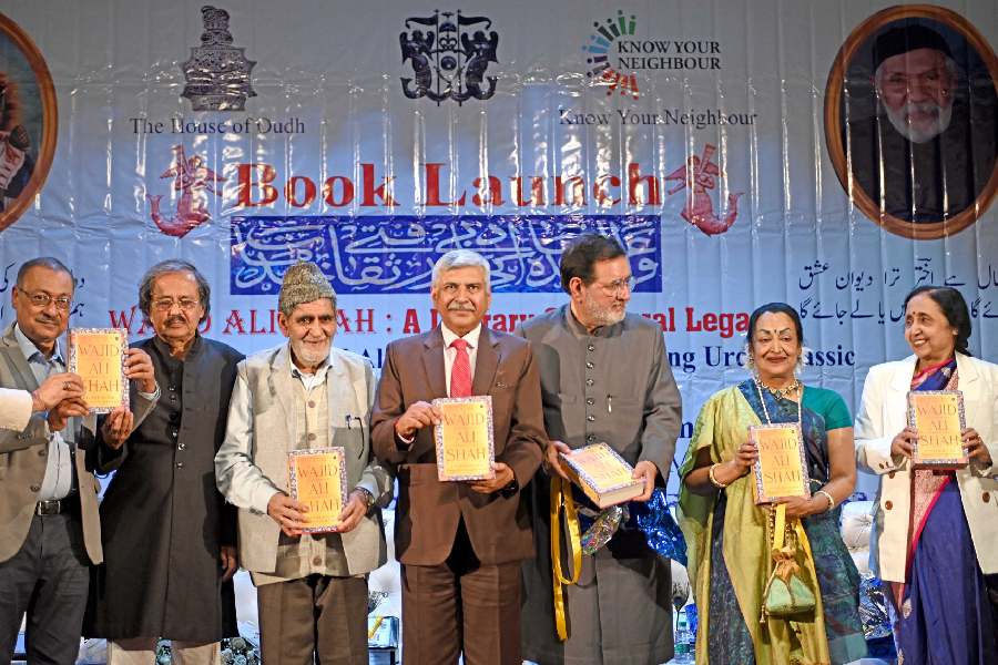(L-R) Sudipto Mitra, Irfan Ali Meerza, Mohammad Zaman Azurdah, Sunil Mishra, Shakeel Hasan Shamsi, Rupa Chakraborty, and Talat Fatima