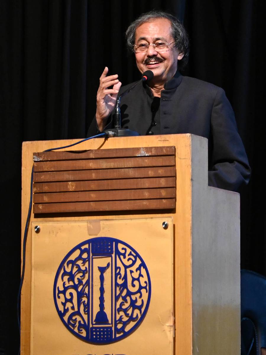 Irfan Ali Meerza, eldest son of Kaukak Quder, and great great grandson of Wajid Ali Shah