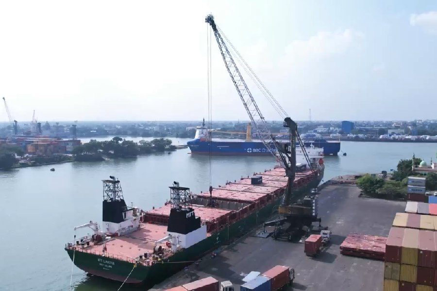 Syama Prasad Mookerjee Port