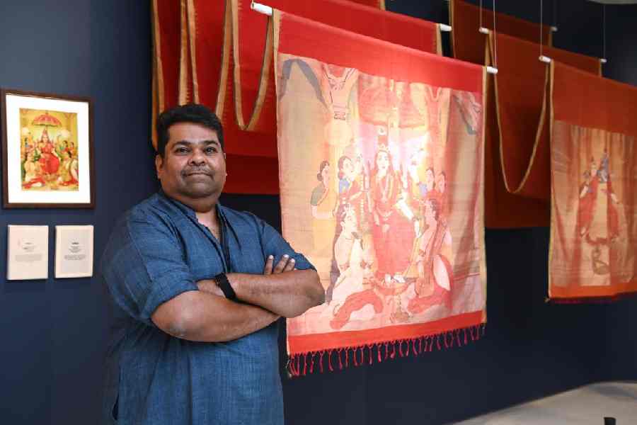 Gaurang Shah at the ‘Khadi, a Canvas’ exhibition at TRI Art &amp; Culture