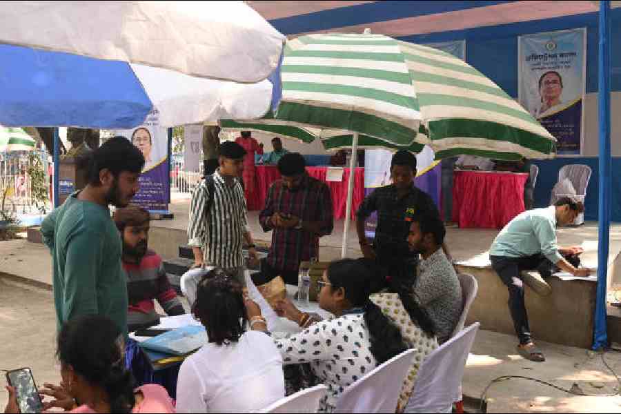 Applicants at Yuva Sathi camps at Southern Avenue and (right) Park Circus Maidan earlier this week. (Bishwarup Dutta)