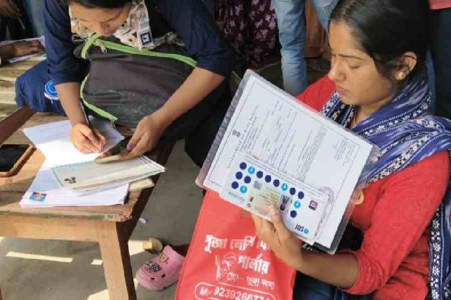The help desk run by the CPM for Yuva Sathi applicants at the Katwa 2 block office. Picture by Akash Sengupta