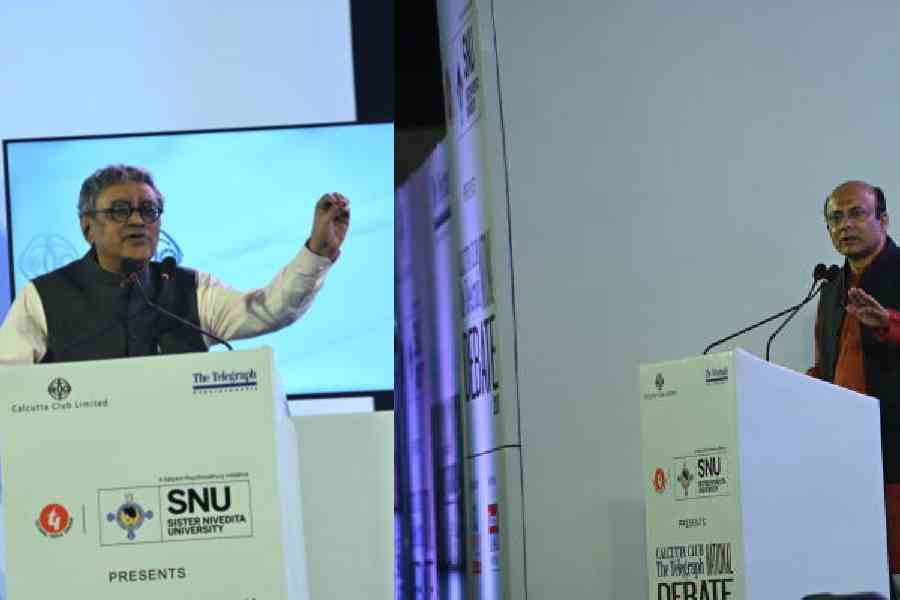 FOR THE MOTION: Swapan Dasgupta, Jisnu Basu