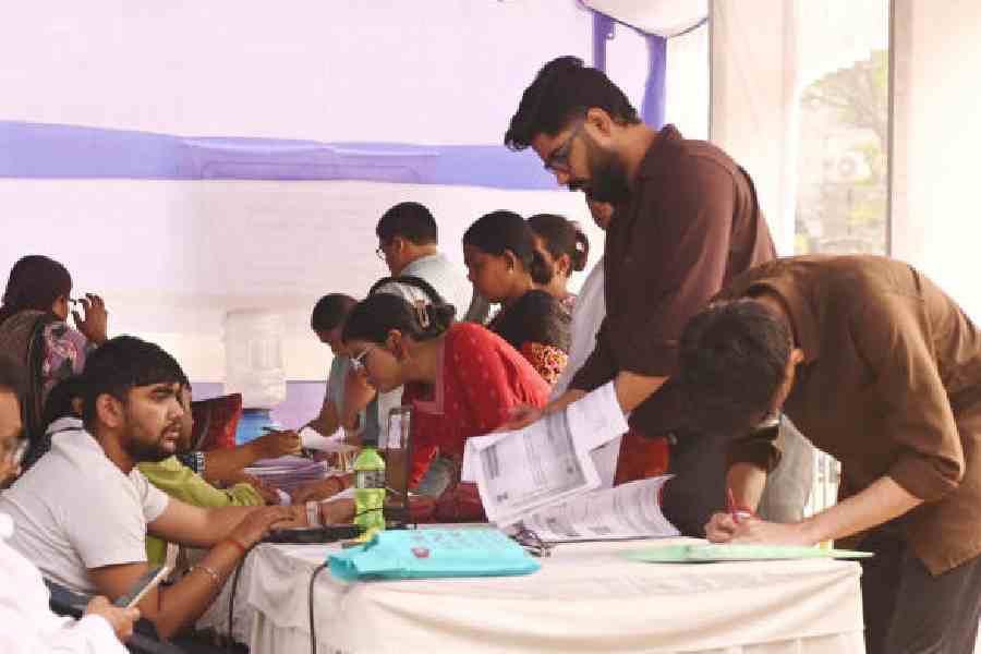 Applicants at Yuva Sathi camp
