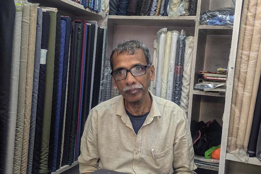 Mukundan, a 60-year-old Karigar at Delight Tailors