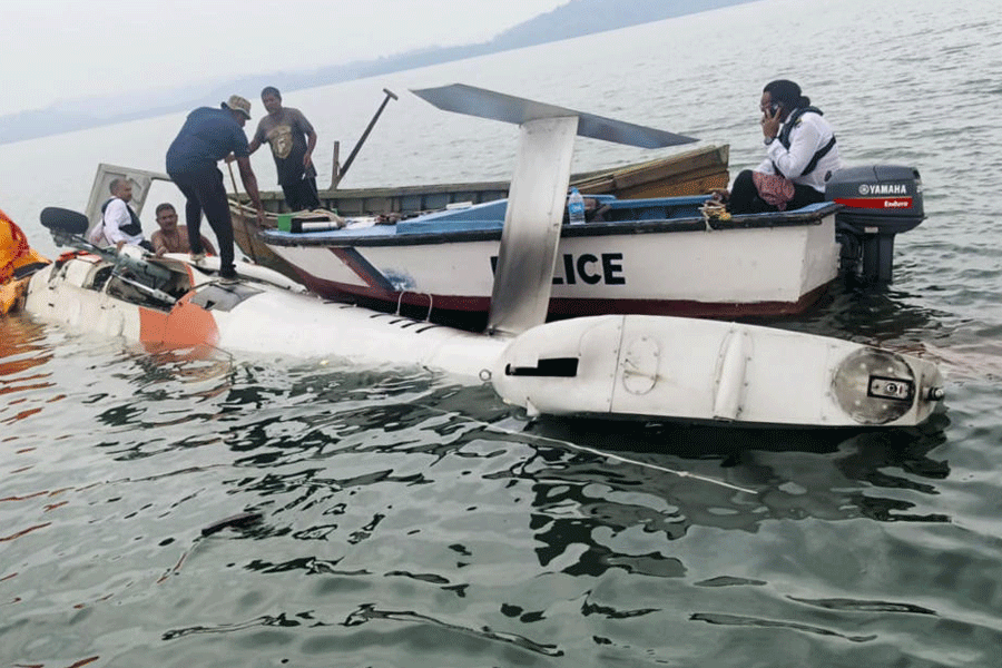 Andamans: Helicopter carrying 7 crashes into sea, all rescued