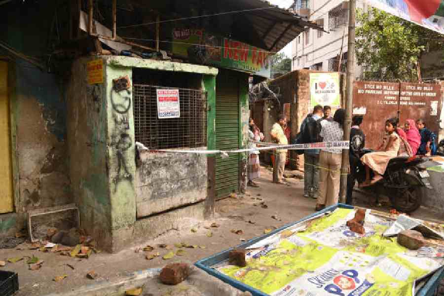The spot along Tiljala Road where Mohammad Niaz was shot early on Tuesday. Picture by Bishwarup Dutta