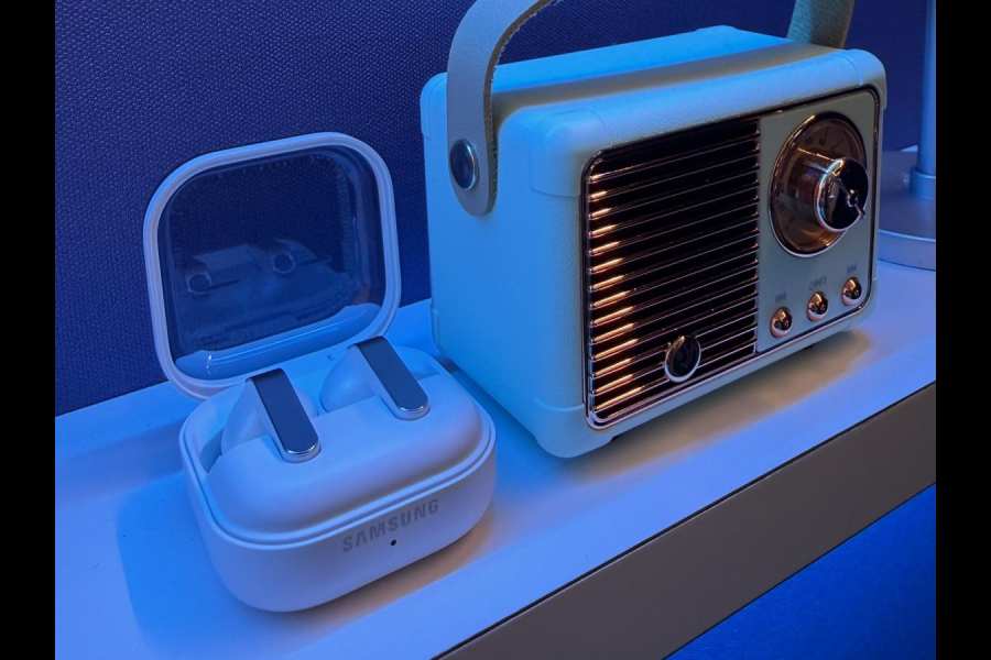 Samsung Galaxy Buds4 Pro supports head gestures.