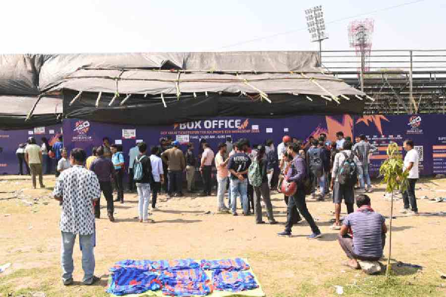 Crowded ticket counters at the Mohammedan Sporting Club on Friday afternoon. Picture by Bishwarup Dutta